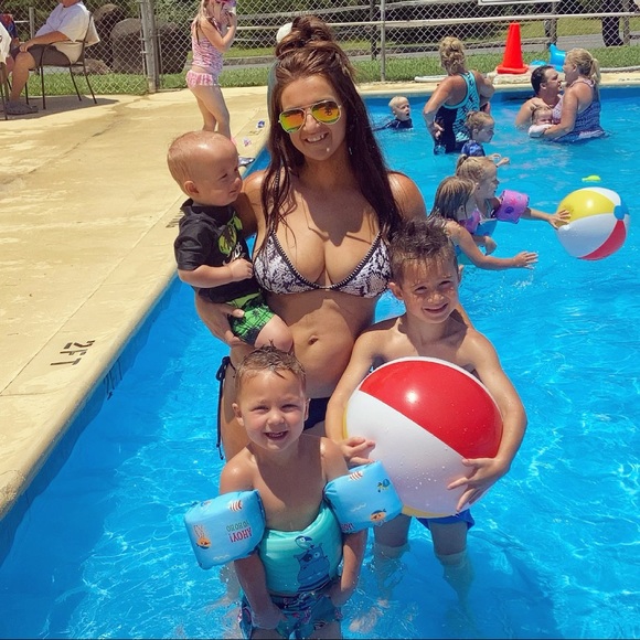 Meet your Posher, Jordan - Picture 1 of 4